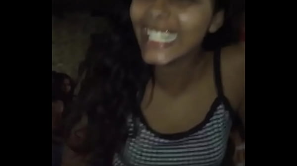 Download Video - VAGABUNDA MOSTRANDO A BUCETA NO BAILE DO AR&Atilde;&Atilde;&Atilde;&Atilde;O EM BELO HORIZONTE MG
