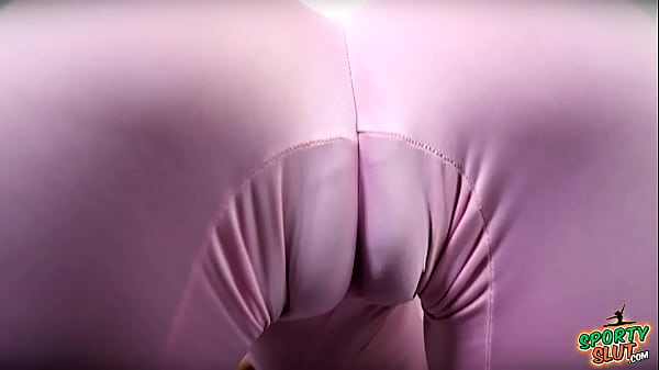 Download Video - Most AMAZING Cameltoe Sporty Fit Latina with a Perfect Ass&excl;