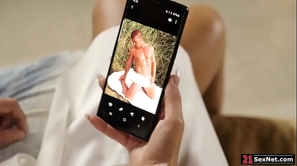 Download Video - 21SexNet&period;com - Wife dp fucked by husband and his friend