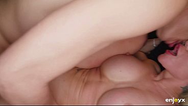 Voluptuous stepmom reconnects intensely with her son's best friend