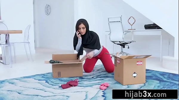 Hijab-Wearing Brat Punished By Stepsister's Boyfriend For Talking Trash