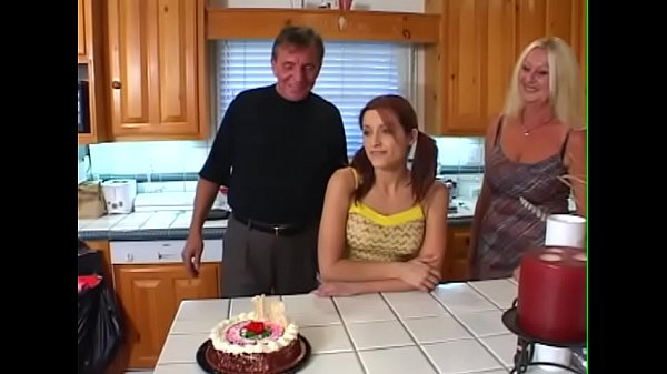 Download Video - Kristina Black - Happy Birthday & nen Schwanz macht den Tag erst ganz