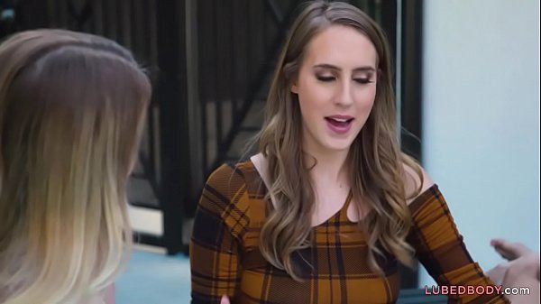 Cadence Lux, Bella Rolland & Kenzie Madison in lesbian 3way