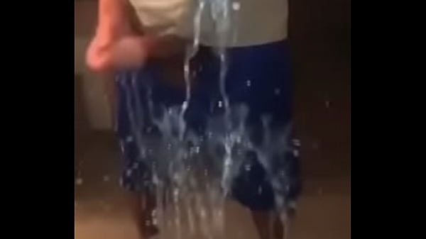 Guy shoots cum ropes on mirror