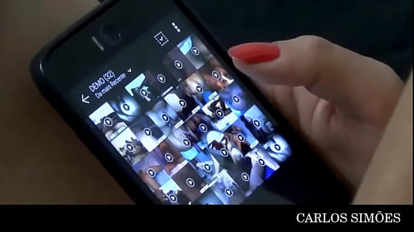 Provoking my well-endowed boyfriend with the dildo he himself gave me, complete.