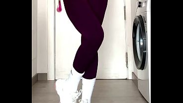 Pissing My Leggings After The Gym: Got Home With A Bursting Full Bladder Wetting My Yoga Pants & Panties