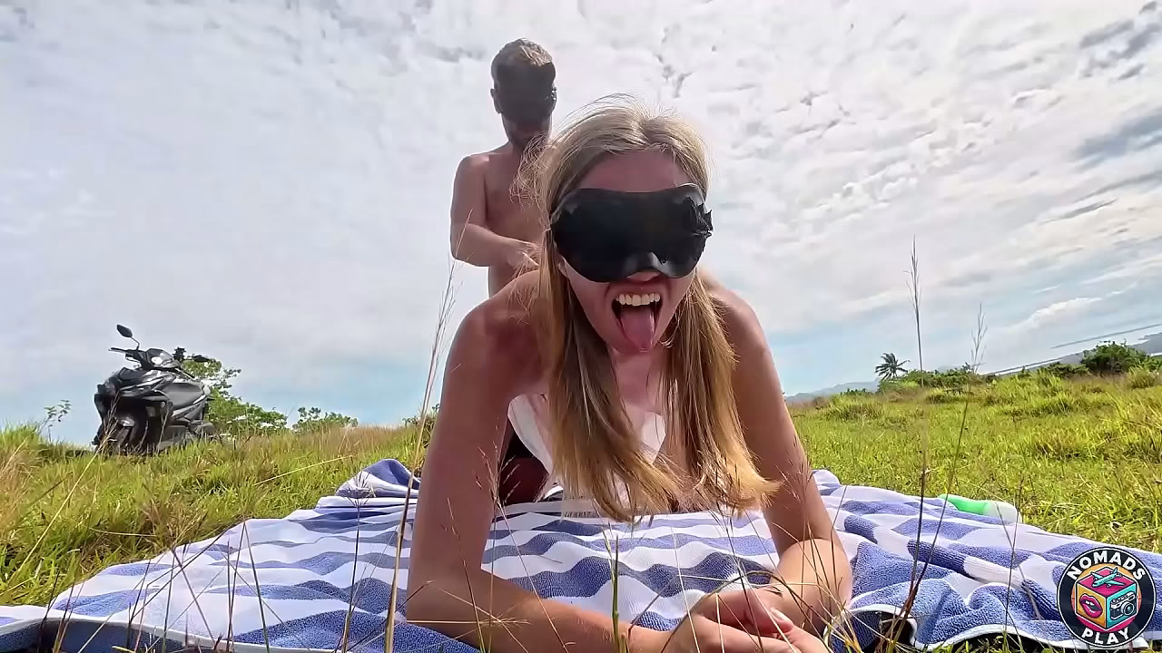 Raw Wilderness Fuck at Sunrise: Squirting Meadow Pounding