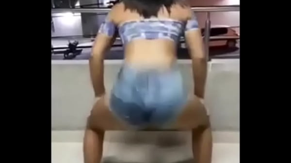 Duvido nao gozar com essa novinha dancando gostoso