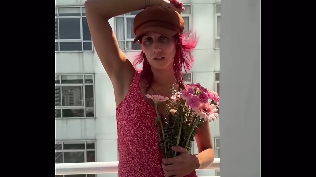 the wind blows my dress up and shows my pussy... naughty windy day in public