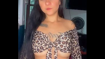Novinha estressada foi se masturbar