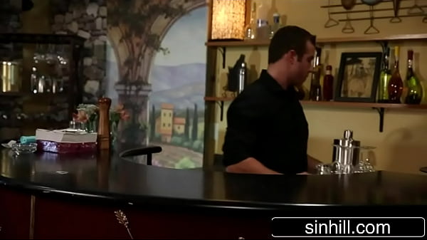 Young Big Booty Slut Fucks Lucky Waiter - Mia Malkova
