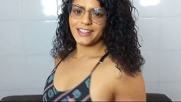 METENDO NA RABUDA BRASILEIRA E GOZANDO NA SUA BOCA !