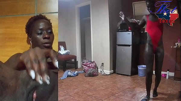 Thot Au Texas - Dirtyd69 Dansant Et Exhibant Sa Chatte