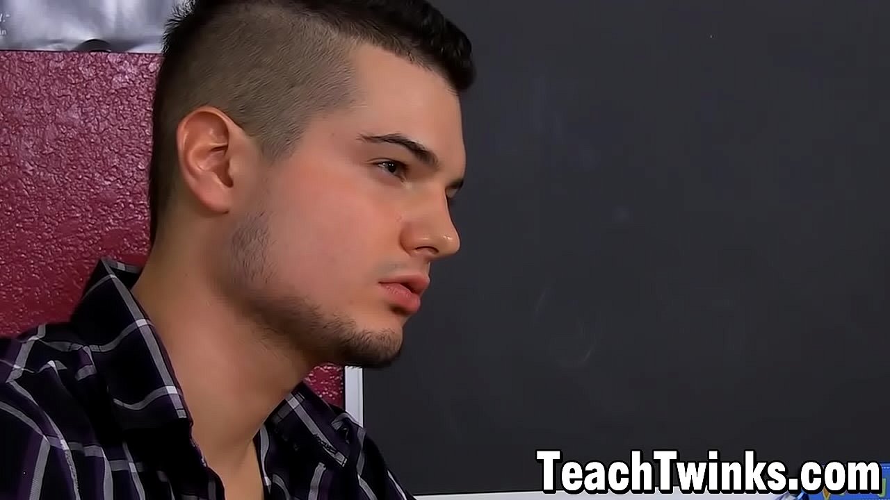 Twink cachondo y profesor sustituto follando duro
                    anal cumshot hardcore blowjob masturbation gay twink big cock big dick teachtwinks trevor bridge preston andrews muchos negros