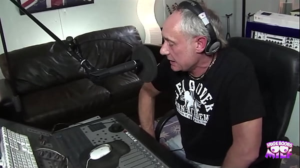 Two horny blondes kiss while an older man fucks them in their tight pussies