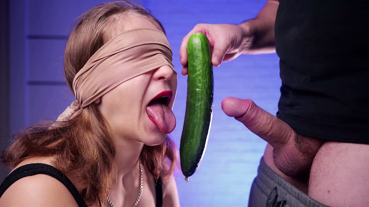 Goddess Anya&rsquo_s Seductive Game: Provocative Surprise Blowjob and Cum