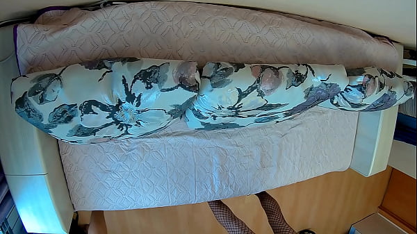 A 40 year old slender milf fucks a 22 years old at a home casting