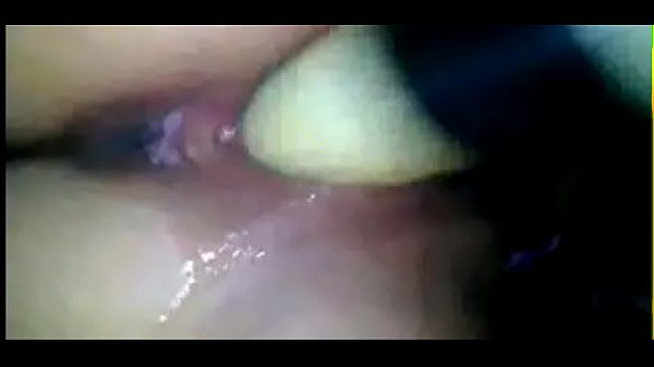 Letting my wife play with toys is so good that I lie still and my cunt's water is flowing
