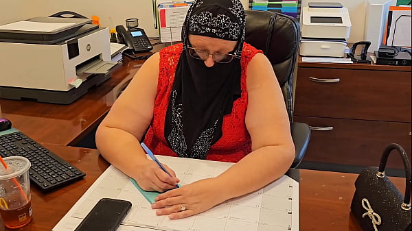 Big booty white girl masturbating at work - BBW SSBBW