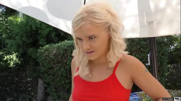 Sexy PAWG Bella Jane gives up the pussy for
