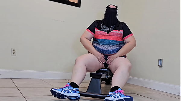 I let the guy eat my pussy while I work out
