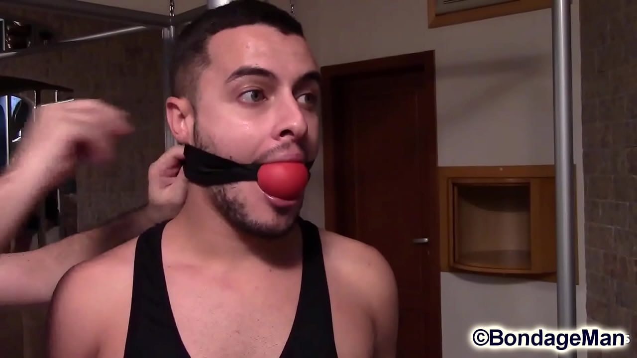 Matheus gag test - compilación de varios estilos de gags y escenas de bondage
                    bdsm bondage tied up ballgagged tapegagged bound men bondageman muchos negros