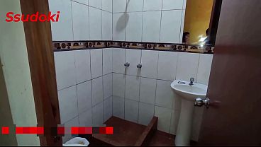 Download Video - El chico del servicio me cogi&oacute; tan rico que hice un SQUIRT