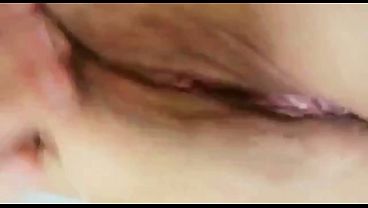 Mature Latina masturbates until she's completely wet