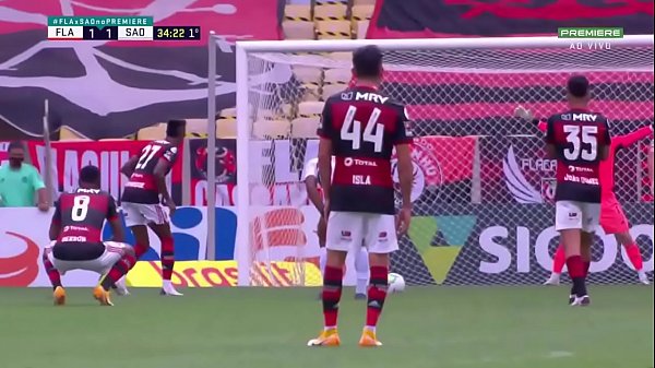 Flamengo tomando d. pro São Paulo em casa