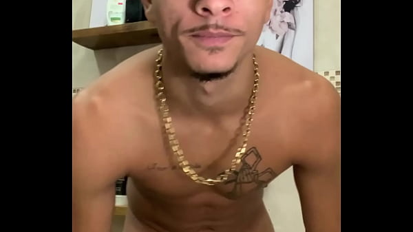 Download Video - Ensaiando dancinha de pica dura depois do banho kkkkk