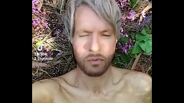 Tykyblue Un Mec Si Beau Et Sexy Qu'il N'a Même Pas L'air Réel