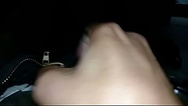 Pa&ntilde;al de tela orinado con pantalon camuflado y m&uacute;ltiples orgasmos