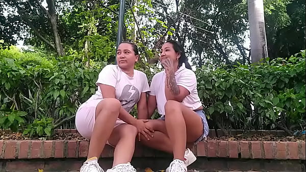 Download Video - descubro que mi amiga trabaja como vendedora de contenido ya que estaba tom&aacute;ndose unas fotos desnuda tocandose