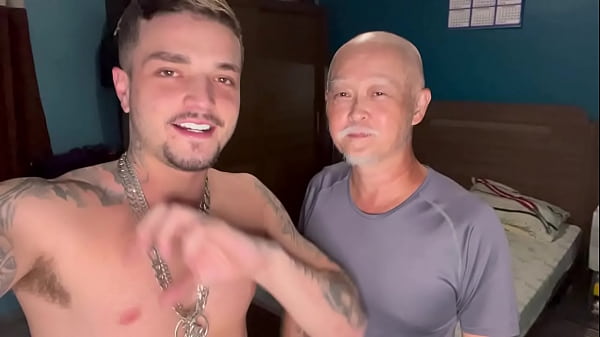 O Coroa Japon&ecirc;s N&atilde;o Aguentou O Meu Pauzao, Rasg...