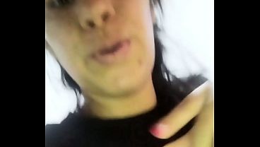 haciendo u poco de ejercicio y termina con una rica paja