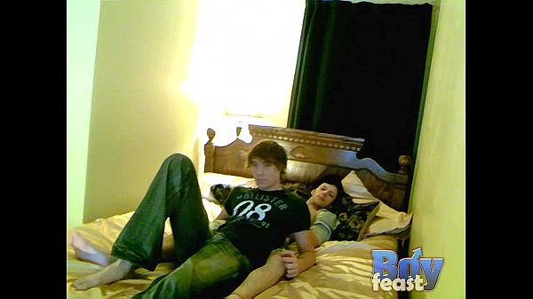 Trace Et William Fuck Au Lit