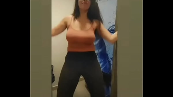 Albanian lady dance