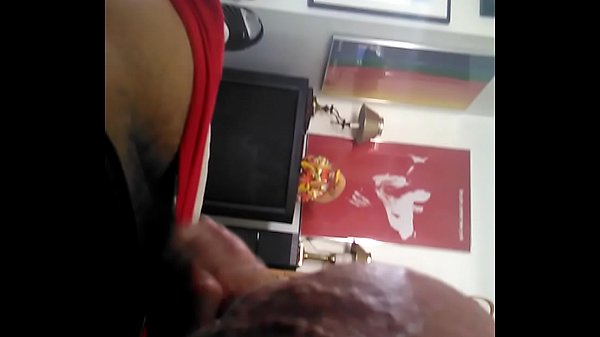 Straight thug gets blowjob after practice from ...