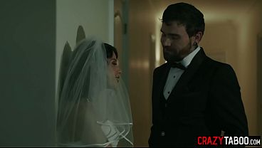Big ass teen bride Penelope Reed hardcore pussy fucking with big dick guy