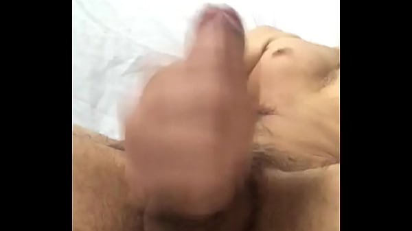 Download Video - novinho batendo punheta e tirando muito leite
