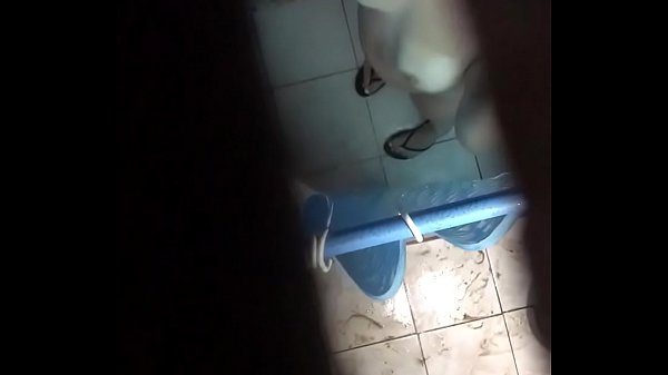 Download Video - Espiada en la ducha