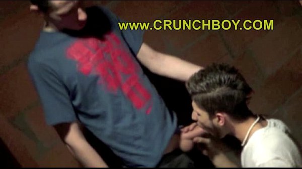 2 young twink bogosses fuck while surver