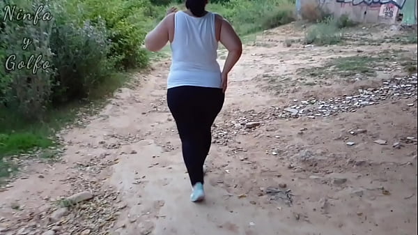 Fucking my wife in the field.  Getaway with the motorcycle in confinement phase.  A tribute to Ouset.  Full video on Xvideos RED