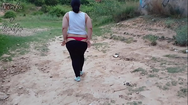 Fucking my wife in the field.  Getaway with the motorcycle in confinement phase.  A tribute to Ouset.  Full video on Xvideos RED