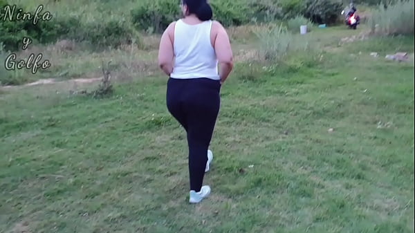 Fucking my wife in the field.  Getaway with the motorcycle in confinement phase.  A tribute to Ouset.  Full video on Xvideos RED