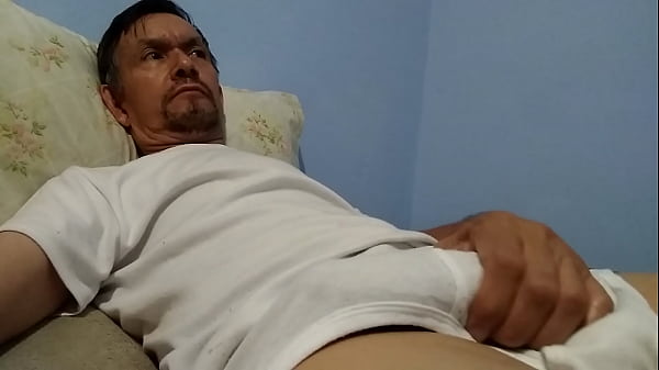 Download Video - Mi verga bajo la truza