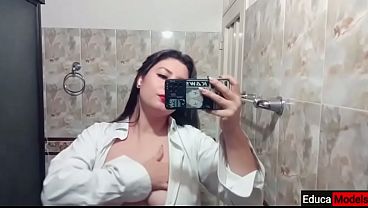 LAUXNOW SHOWS HER VOLUPTUOUS BODY NAKED IN THE MIRROR