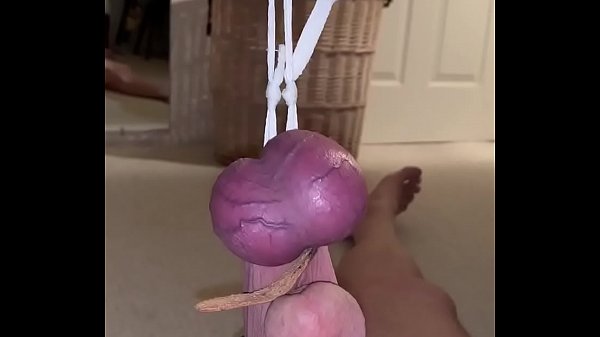 Download Video - Ripping my balls off&excl;