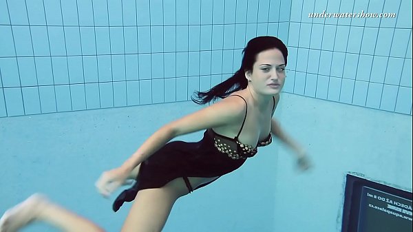 Zhanetta super sexy underwater slut