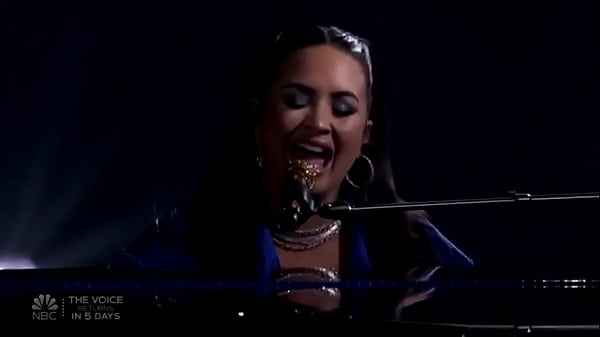 moreninha come o cu do trump sem lubrificante